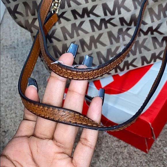 Purse - Picture 3 of 4